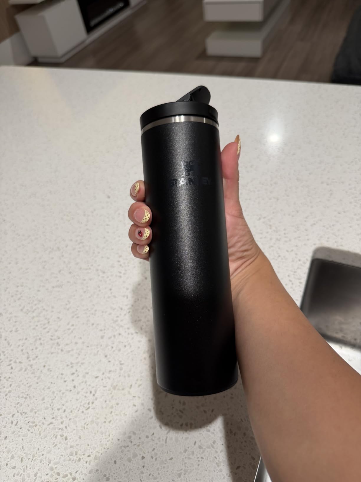 Stanley Transit FlipTop Mug, Leakproof Coffee Travel Cup, Vacuum Insulated Stainless Steel, Stays Hot or Cold for Hours, BPA-Free, 20 oz, Black 2.0 customer photo 2