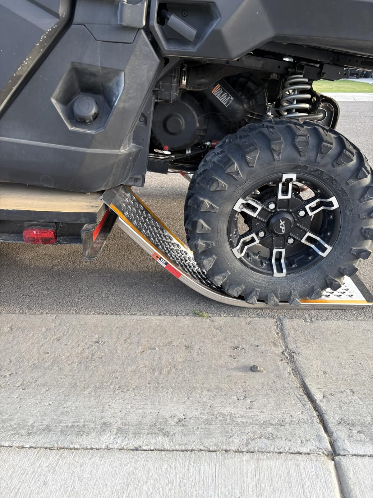 VNN Tri-fold Motorcycle Ramp for Pickup Truck, 77L x54 W Aluminum Loading Ramp customer photo 2