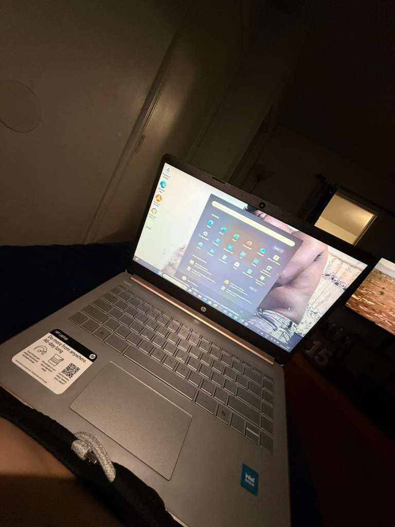 HP 14-inch Ultra Light Laptop W/1 Year Office 365&AI-Copilot, Intel Processor N150, 16GB RAM, 416GB Storage (128GB UFS + 288GB Docking Set), HD Camera, Long Battery Life, Wi-Fi 6, Win 11s, Green customer photo 2