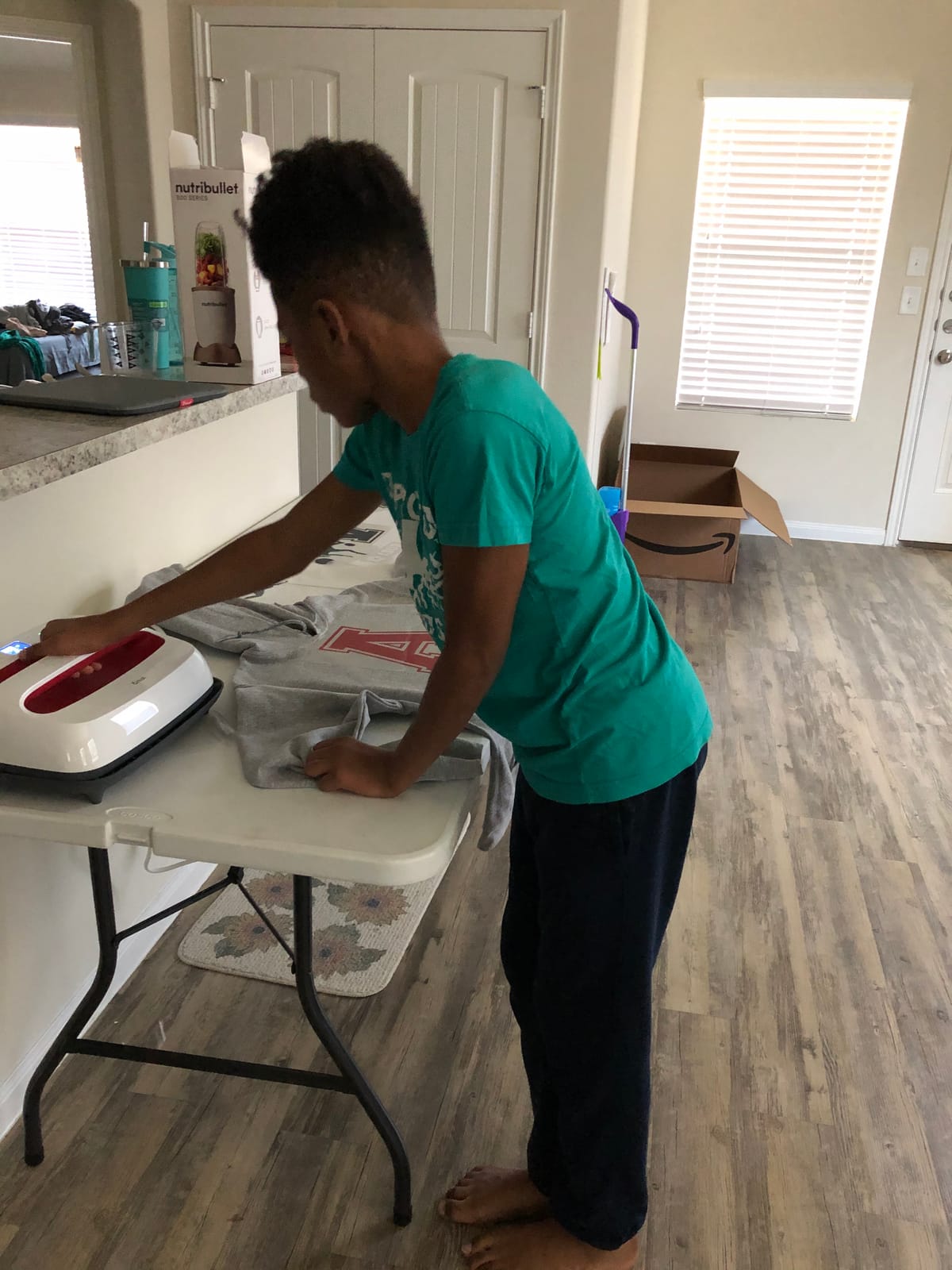 Cricut EasyPress® SE - 12 in x 10 in Heat Press - Blue | 12 in x 10 in Heat Transfer Machine for T-Shirts, Sweatshirts, Blankets, Pillows, & More - Easy to Use customer photo 2
