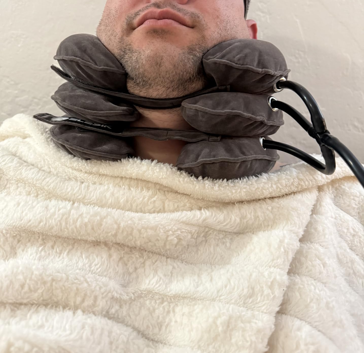 Cervical Neck Stretcher and Cervical Traction Device, Inflatable Neck Traction Device for Home Use, Decompression Devices and Support Brace for Pinched Nerve Relief, Extender Pillow and Hammock customer photo 1