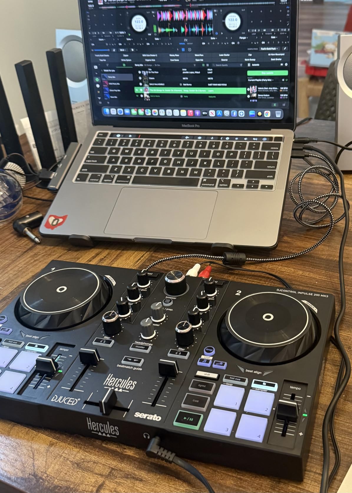 Hercules DJControl Inpulse 200 MK3 - Ideal DJ Controller with Serato Lite customer photo 1