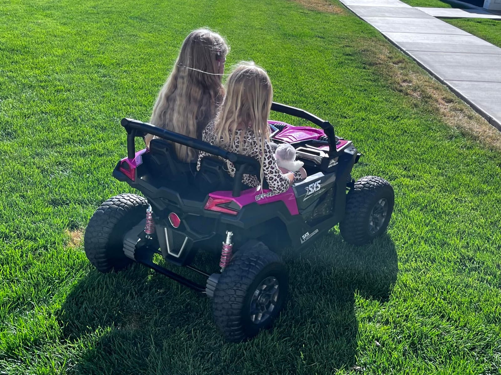 XXXL 4WD 24V Ride on Toys for Big Kids 3-14, Max 5.5Mph & 220 lbs Load, Red | Adjustable 22