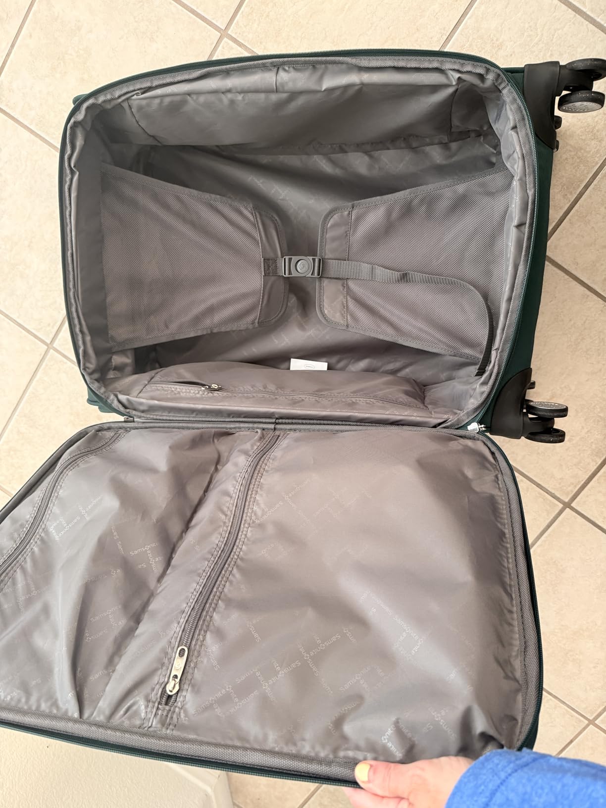 Samsonite Soft-Sided 25-Inch Lightweight Medium Checked Expandable Element Suitcase: Durable, 360° Spinner Wheels, Adjustable Telescopic Handle, 2 Front & 1 Side Pocket- Purple customer photo 2