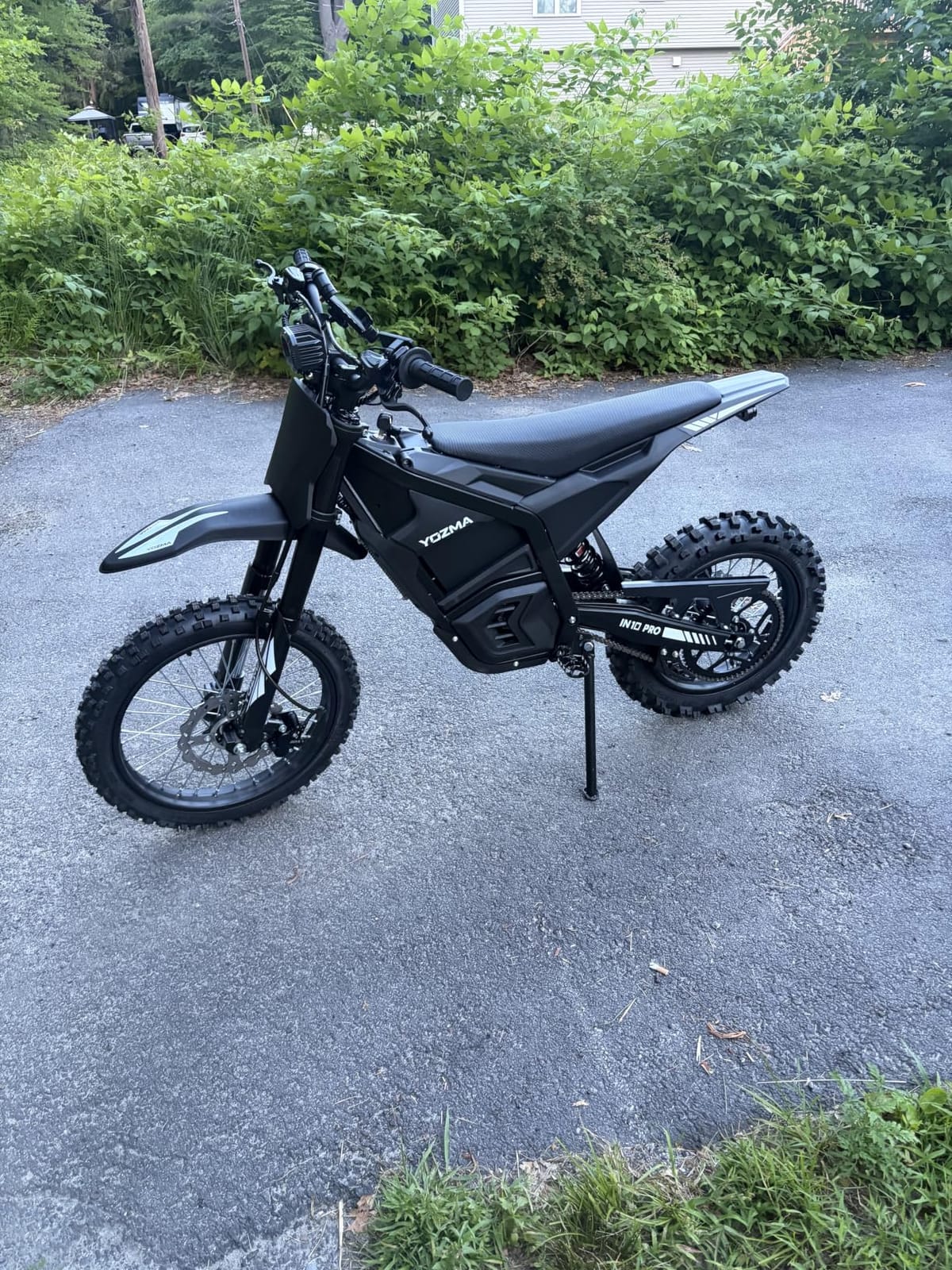 Yozma IN10 Pro Electric Dirt Bike, 5500W, 50MPH, 60 Mi Range, 17
