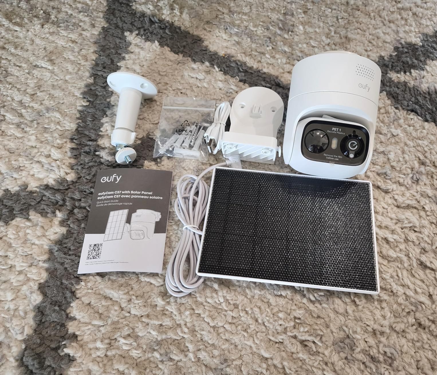 eufyCam C37, Solar Cameras Wireless Outdoor, 2K Resolution | 360° Pan & Tilt AI Tracking, Human/Pet/Vehicle Detection, Flexible Solar Panel, Color Night Vision, No Monthly Fee customer photo 2
