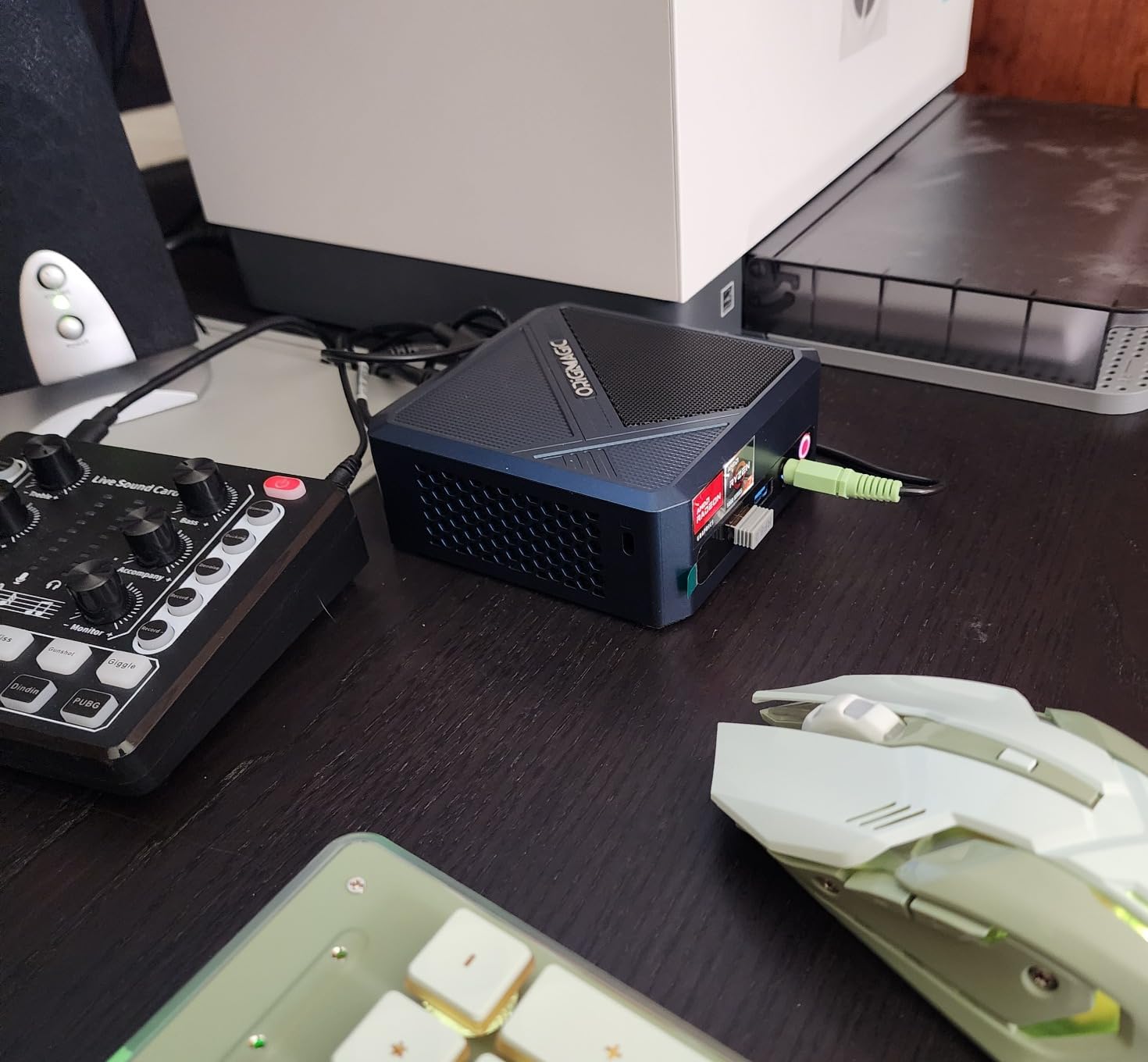 C4 SE Mini PC, Ryzen 5 3500U (up to 3.7GHz), 8GB DDR4 256GB NVMe SSD | Mini Computer, Desktop Computer 4K Triple Display (HDMI/DP/USB-C), WiFi 5, BT 5.0, Dual Gigabit LAN, SFF Business Office PC customer photo 2