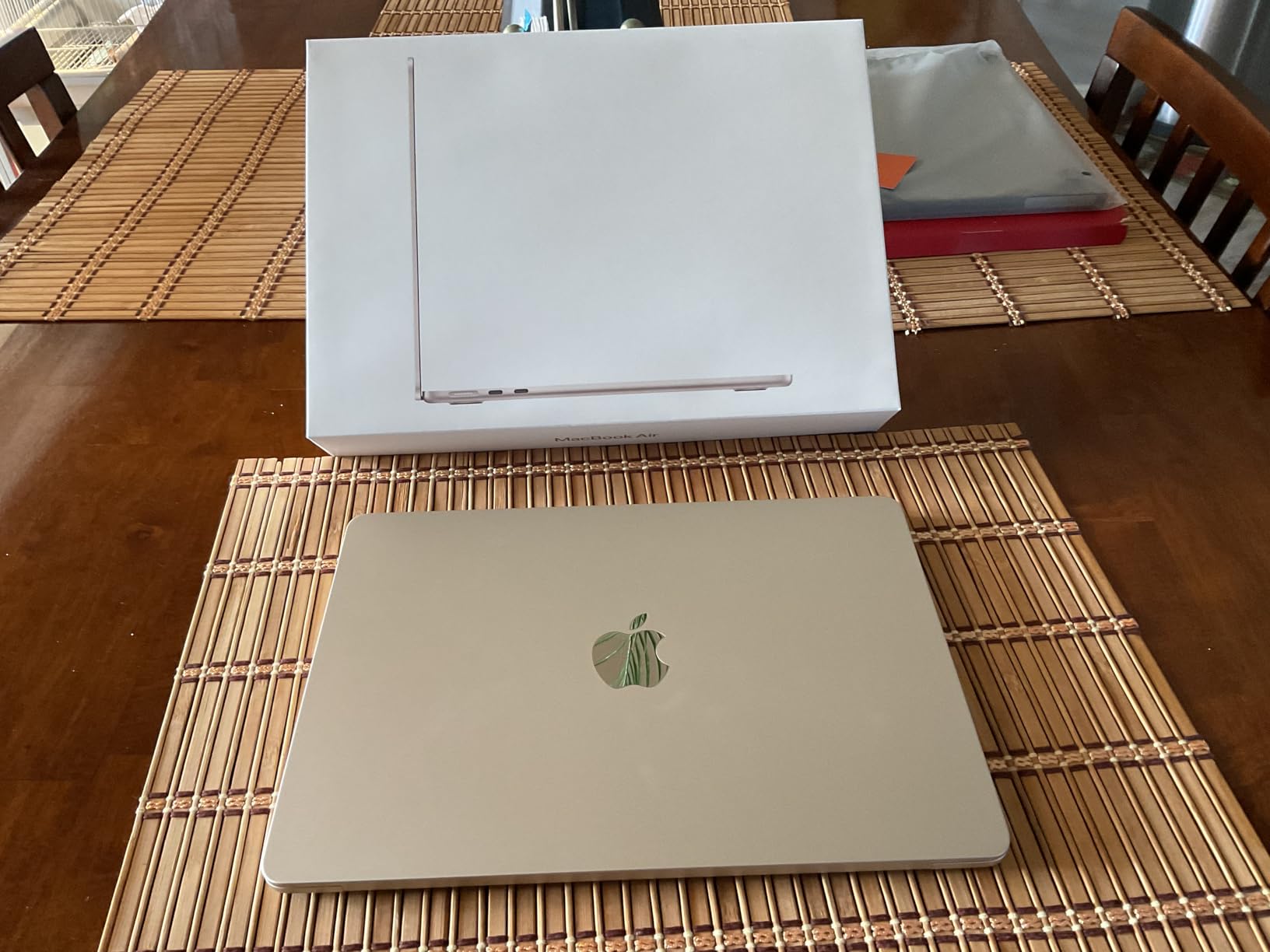 Apple 2026 MacBook Air 13-inch Laptop with M5 chip: Built for AI, 13.6-inch Liquid Retina Display, 24GB Unified Memory, 1TB SSD, 12MP Center Stage Camera, Touch ID, Wi-Fi 7; Starlight customer photo 2