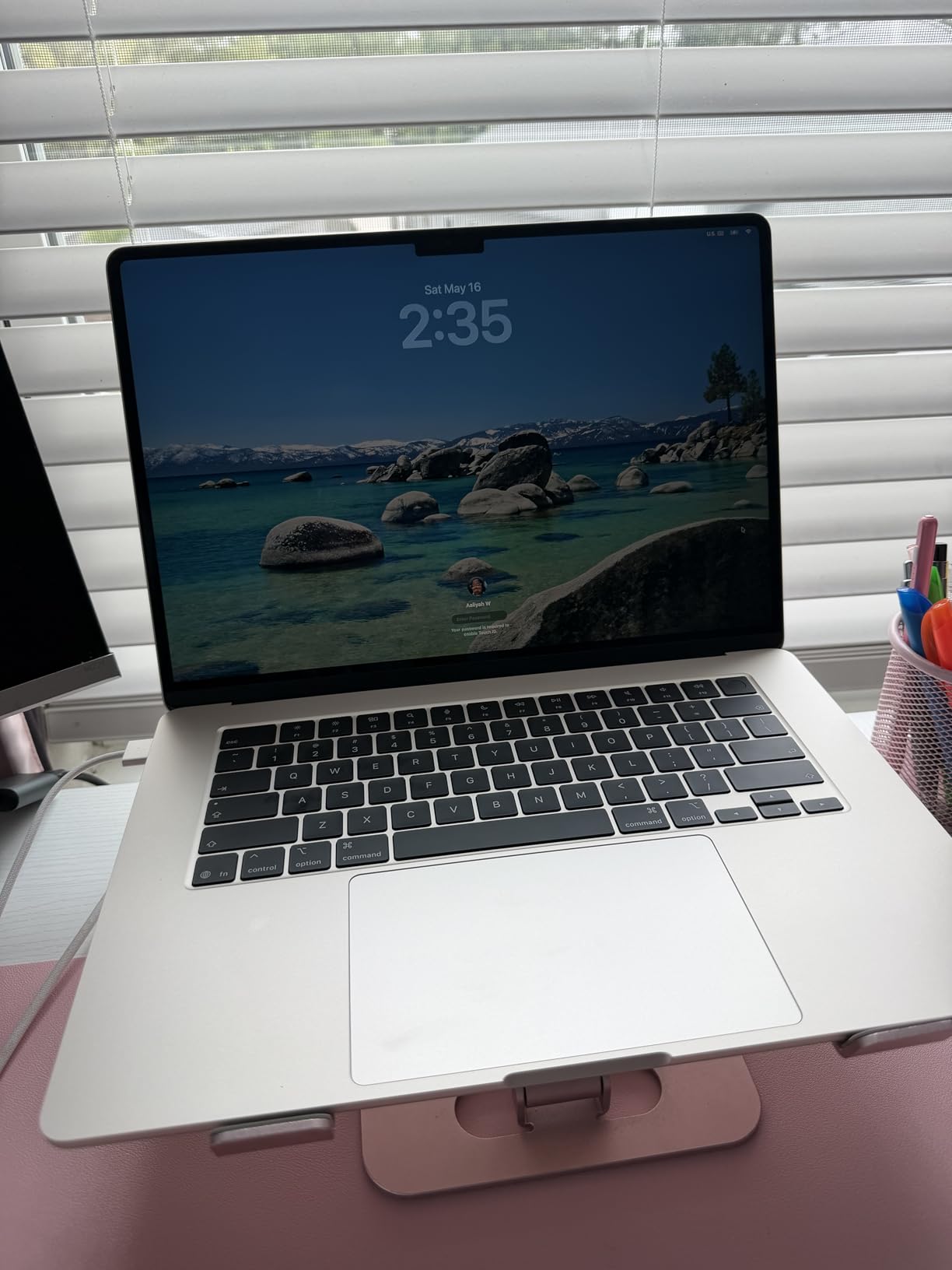 2026 MacBook Air 15-inch Laptop with M5 chip: Built for AI, 15.3-inch Liquid Retina Display, 16GB Unified Memory, 512GB SSD, 12MP Center Stage Camera, Touch ID, Wi-Fi 7; Sky Blue customer photo 2