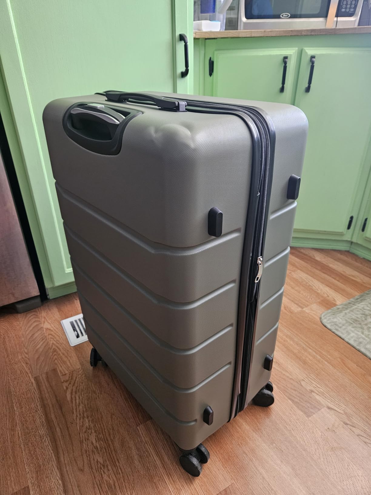 OLIXIS 3-Piece Luggage Set, Carry On Suitcases with Spinner Wheels, Expandable Travel Luggage with TSA Approved Lock & ABS Hard Shell, Black, 20/24/28 Inch customer photo 1