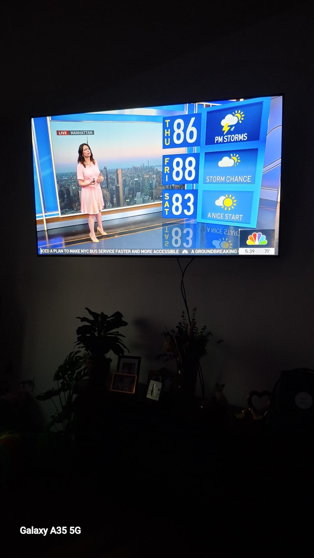 Samsung 43-Inch Class U8000H Series Crystal UHD, 4K, Smart TV, 2026 Model | Samsung Vision AI Companion, Crystal Processor 4K, Endless Free Content, Motion Xcelerator, Color Booster, 4K Upscaling customer photo 2