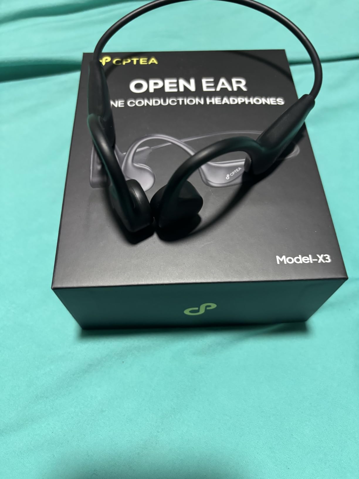 Bone Conduction Headphones, Open Ear Sports Headphones, Wireless Headset with Mic, Bluetooth 6.0, 10H Playtime, IPX5 Sweatproof, Lightweight Secure Fit for Running, Cycling, Gym (Black) customer photo 1