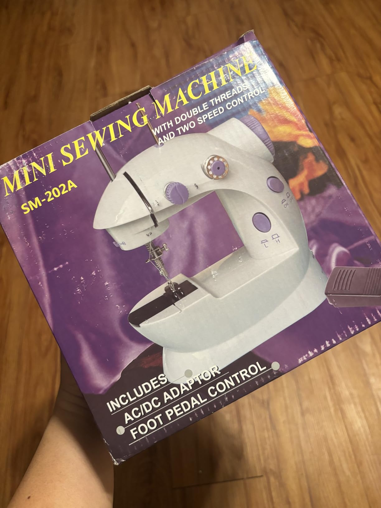 Sewing Machine for Beginners, Portable Electric Sewing Machine with 12 Stitch Patterns, 2-Speed Control, Complete Sewing Kit with Accessories, Compact Home Sewing Machine for DIY Projects customer photo 2