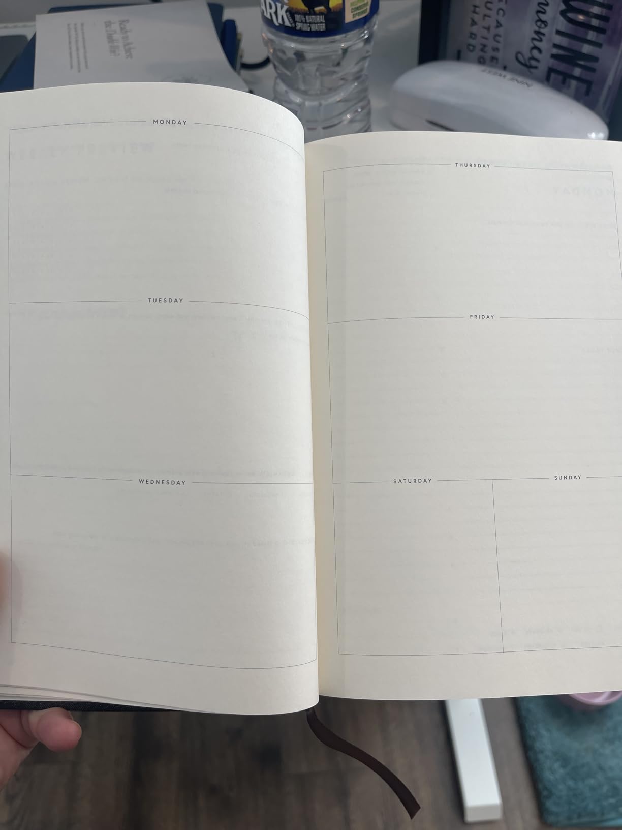 Full Focus Navy Linen Planner by Michael Hyatt - The #1 Daily Planner to Increase Focus, Eliminate Overwhelm, and Achieve Your Biggest Goals - Hardcover customer photo 1