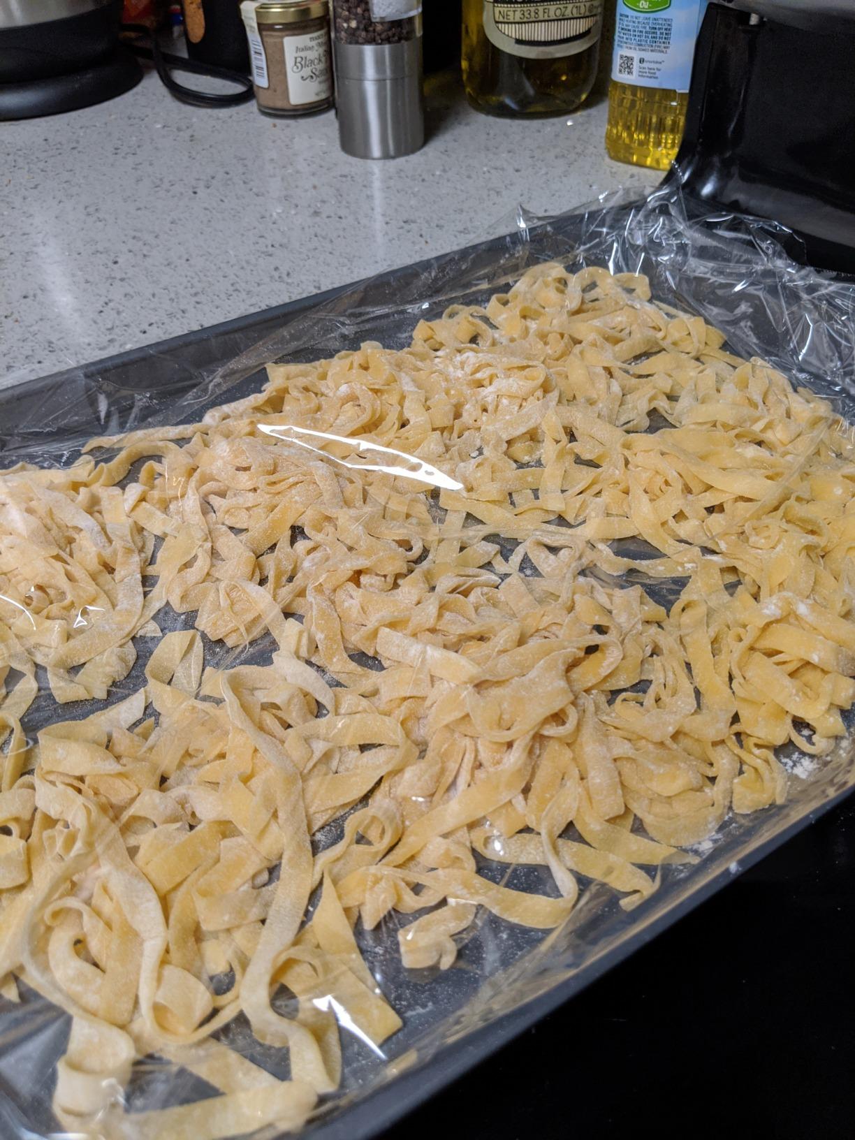 Imperia IPasta Classic Line. Pasta Machine 100% Made in Italy. Fresh pasta machine in steel. Manual roller with crank. Creates dough sheets for Lasagne, Tagliolini, Fettuccine. (End of line) customer photo 1