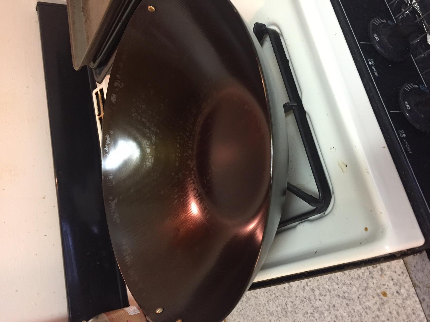JOYCE CHEN Professional Series 14-Inch Carbon Steel Wok with Phenolic Handles customer photo 2