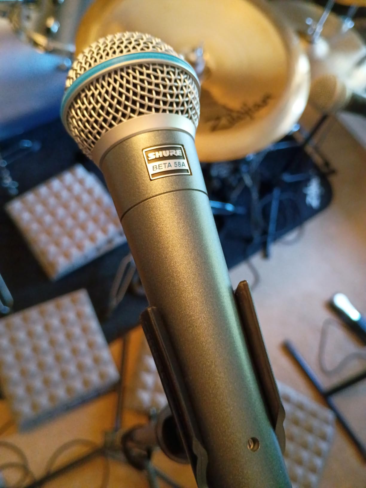 Shure BETA 58A Supercardioid Dynamic Vocal Microphone customer photo 2