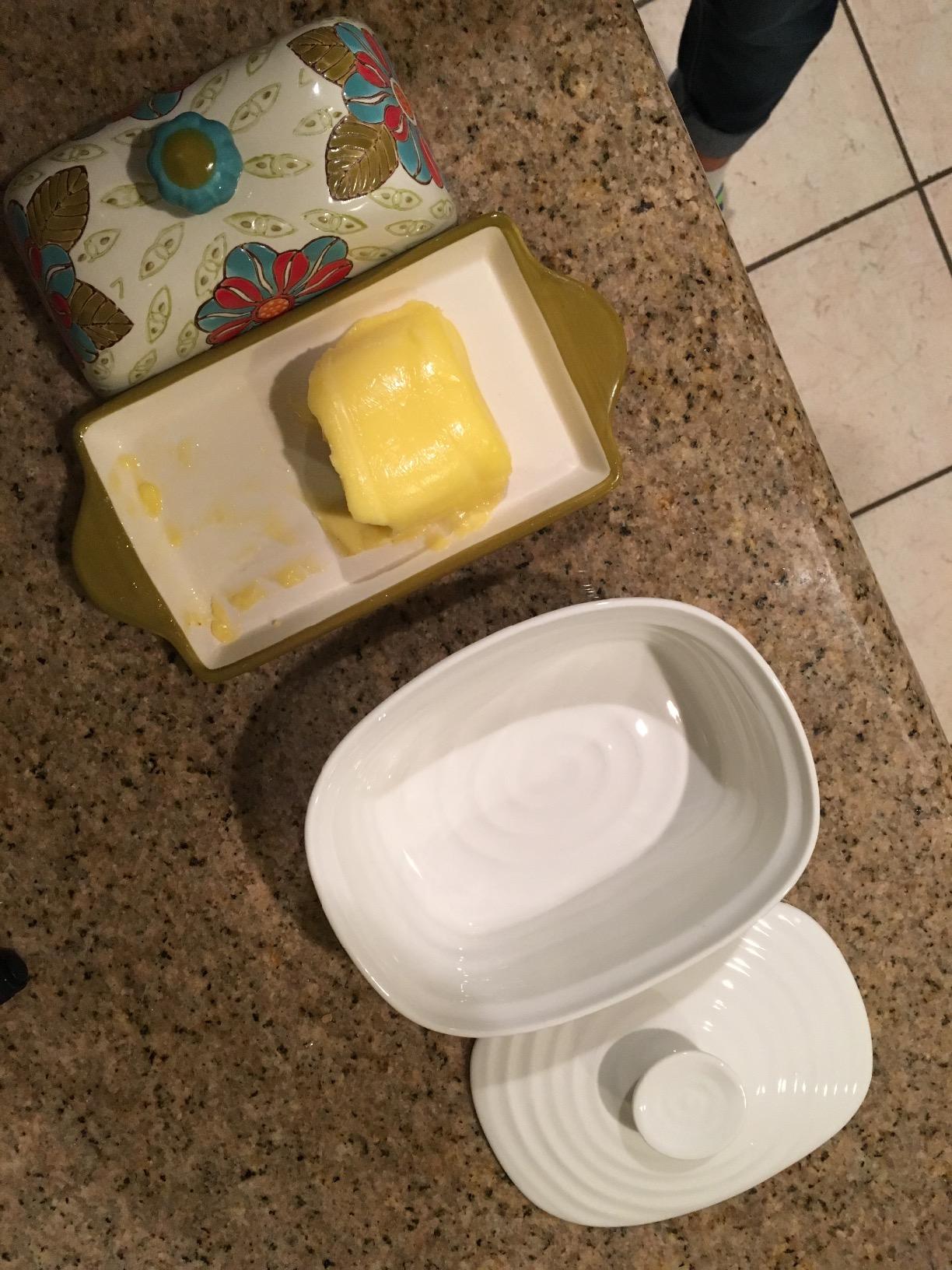 Portmeirion Sophie Conran White Covered Butter Dish | Butter Keeper with Lid for Countertop | Made from Fine Porcelain | Microwave and Dishwasher Safe customer photo 1