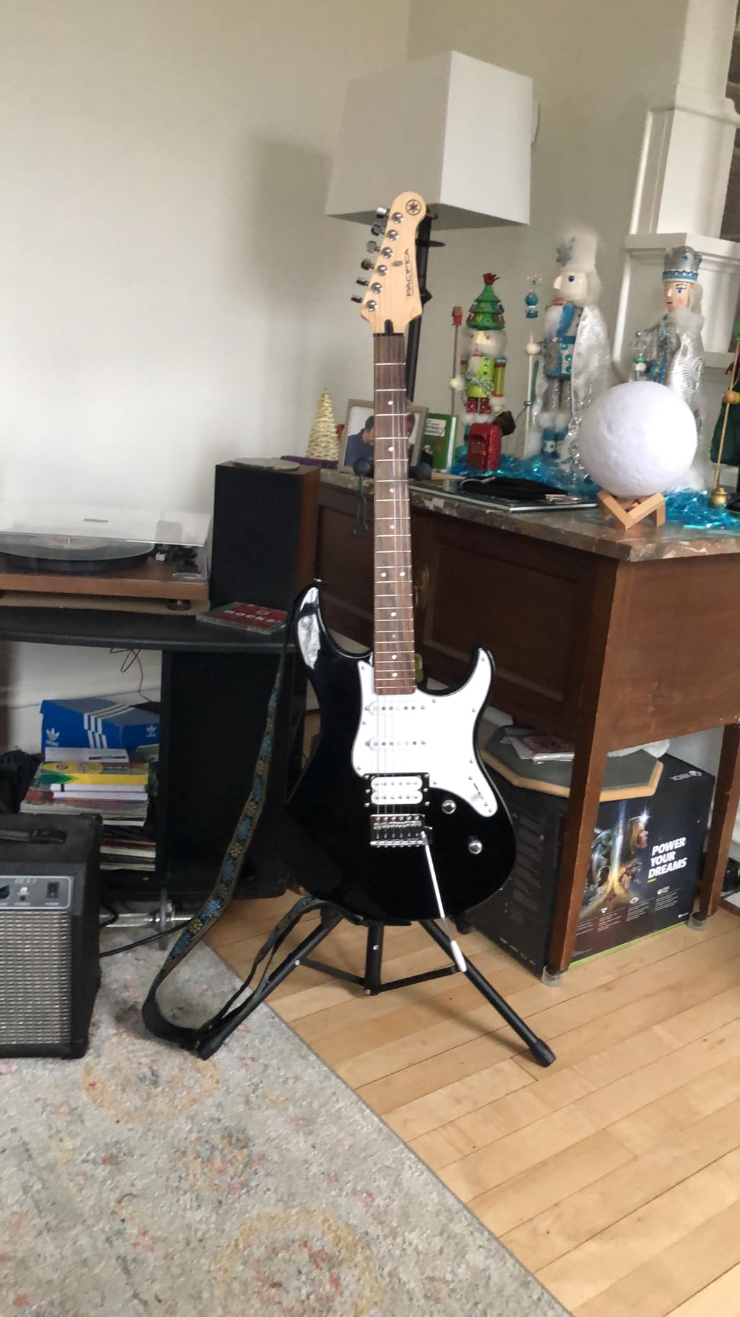 Yamaha Pacifica Series PAC112V Electric Guitar; Black customer photo 2