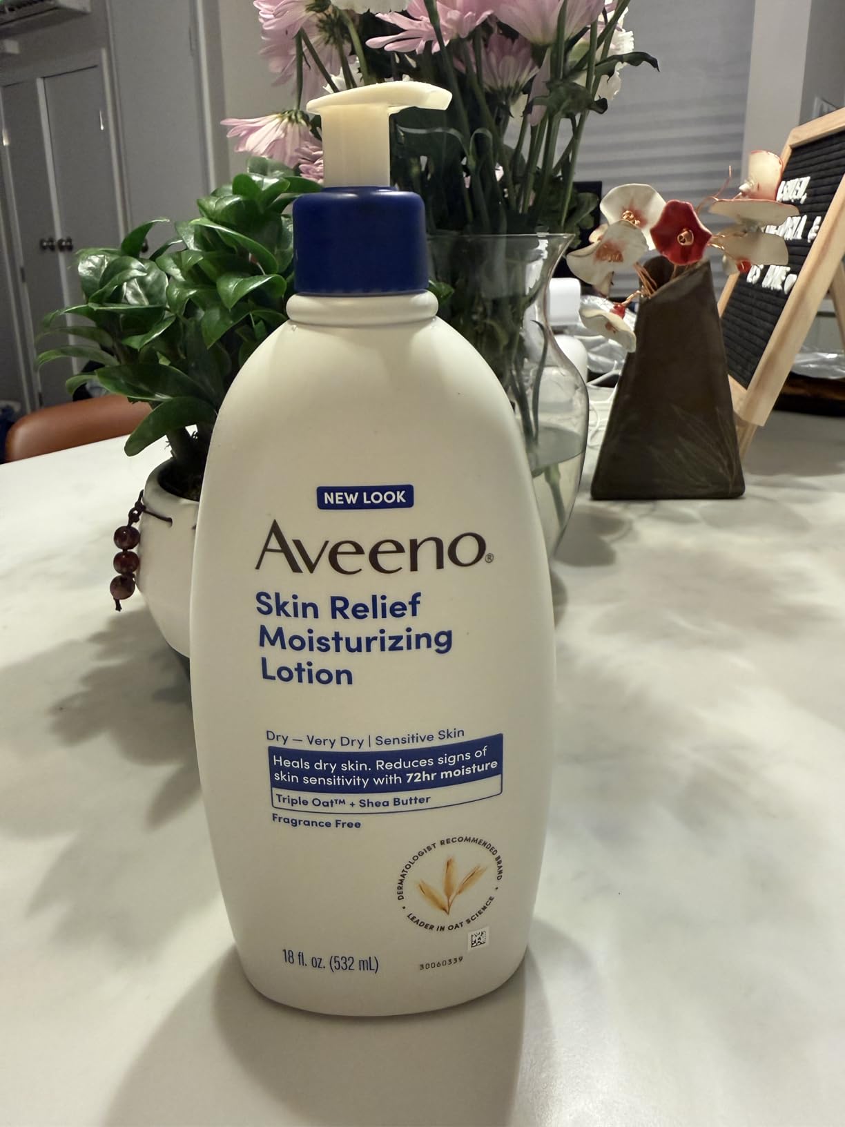 Aveeno Skin Relief Moisturizing Body Lotion Heals Very Dry, Sensitive Skin, Fast Absorbing Lotion with Soothing Triple Oat & Shea Butter Formula, Fragrance Free Lotion, Non-Comedogenic, 18 Fl Oz customer photo 2
