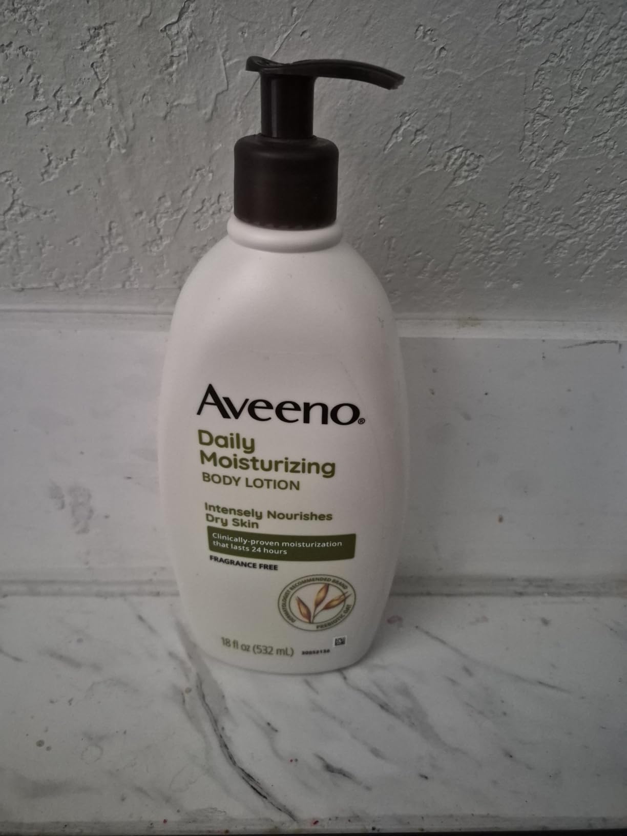 Aveeno Daily Moisturizing Body Lotion for Normal to Dry Skin, Moisturizer with Soothing Prebiotic Oat, Non Greasy, Non Comedogenic, Fragrance Free Body Lotion for Women & Men, 18 Fl Oz customer photo 1
