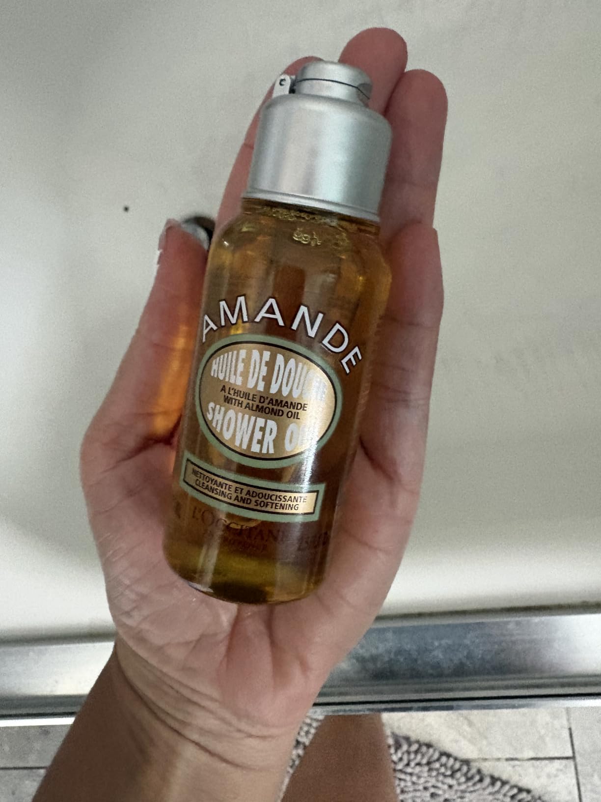 L'OCCITANE Almond Shower Oil, Cleansing Body Wash & Shaving Base, Vegan customer photo 2