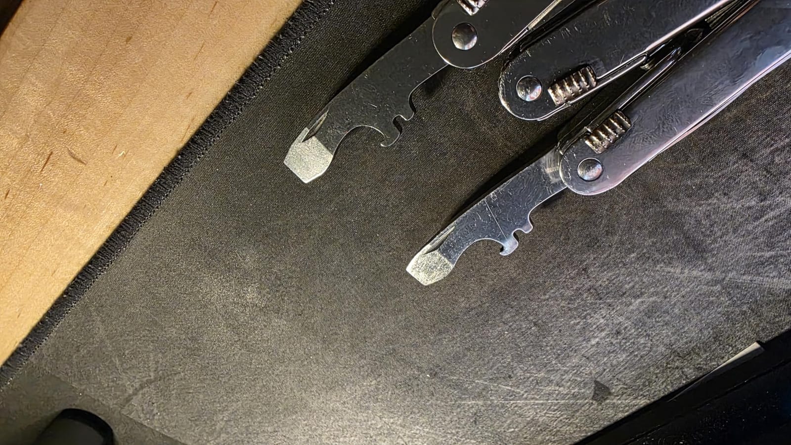 Victorinox Swiss Tool Spirit X Multi Tool, 24 Functions & Leather Pouch customer photo 2