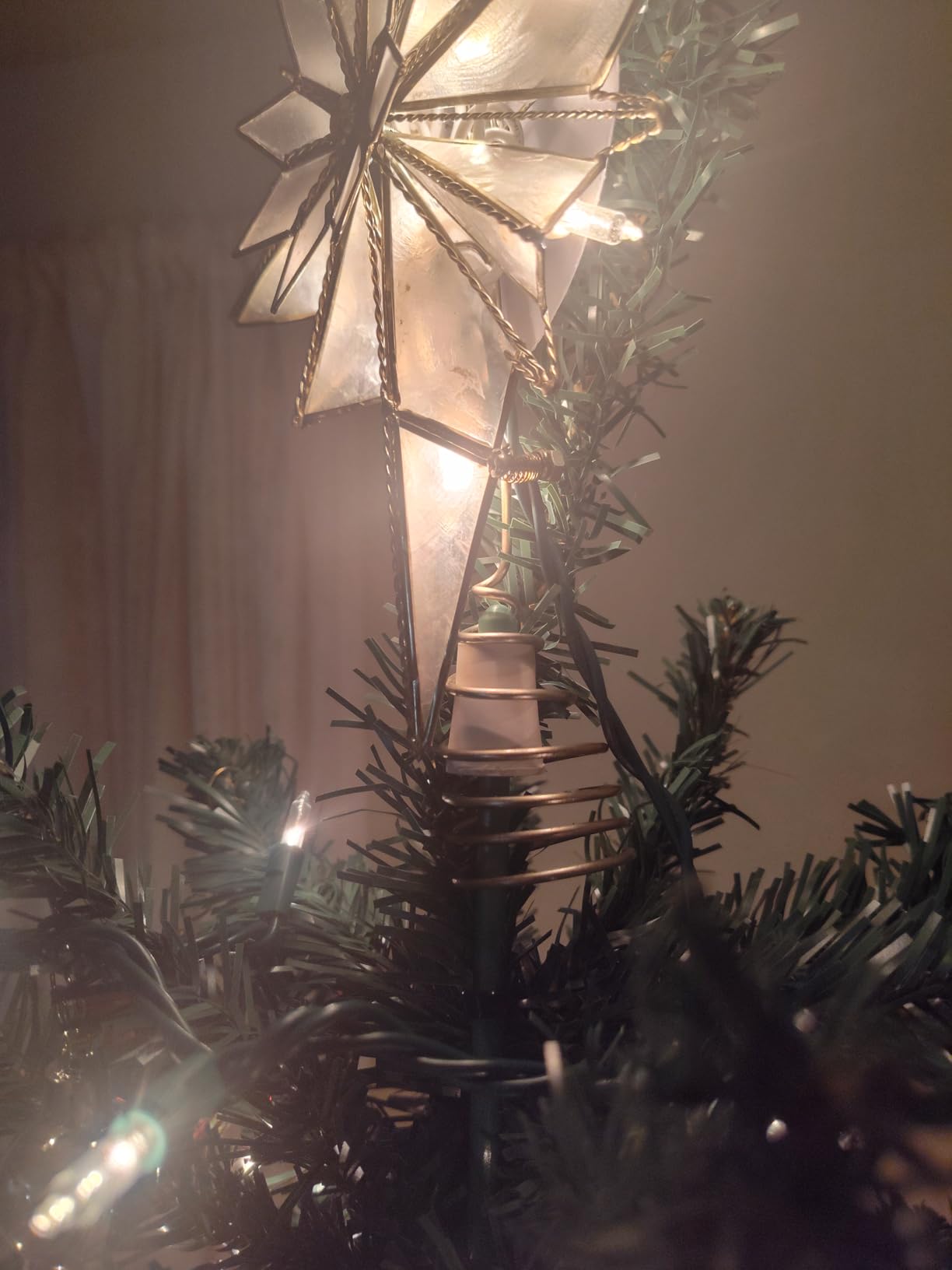 Kurt Adler 10-Light 10-Inch Capiz Classical Multi-Pointed Bethlehem Star Treetop customer photo 1
