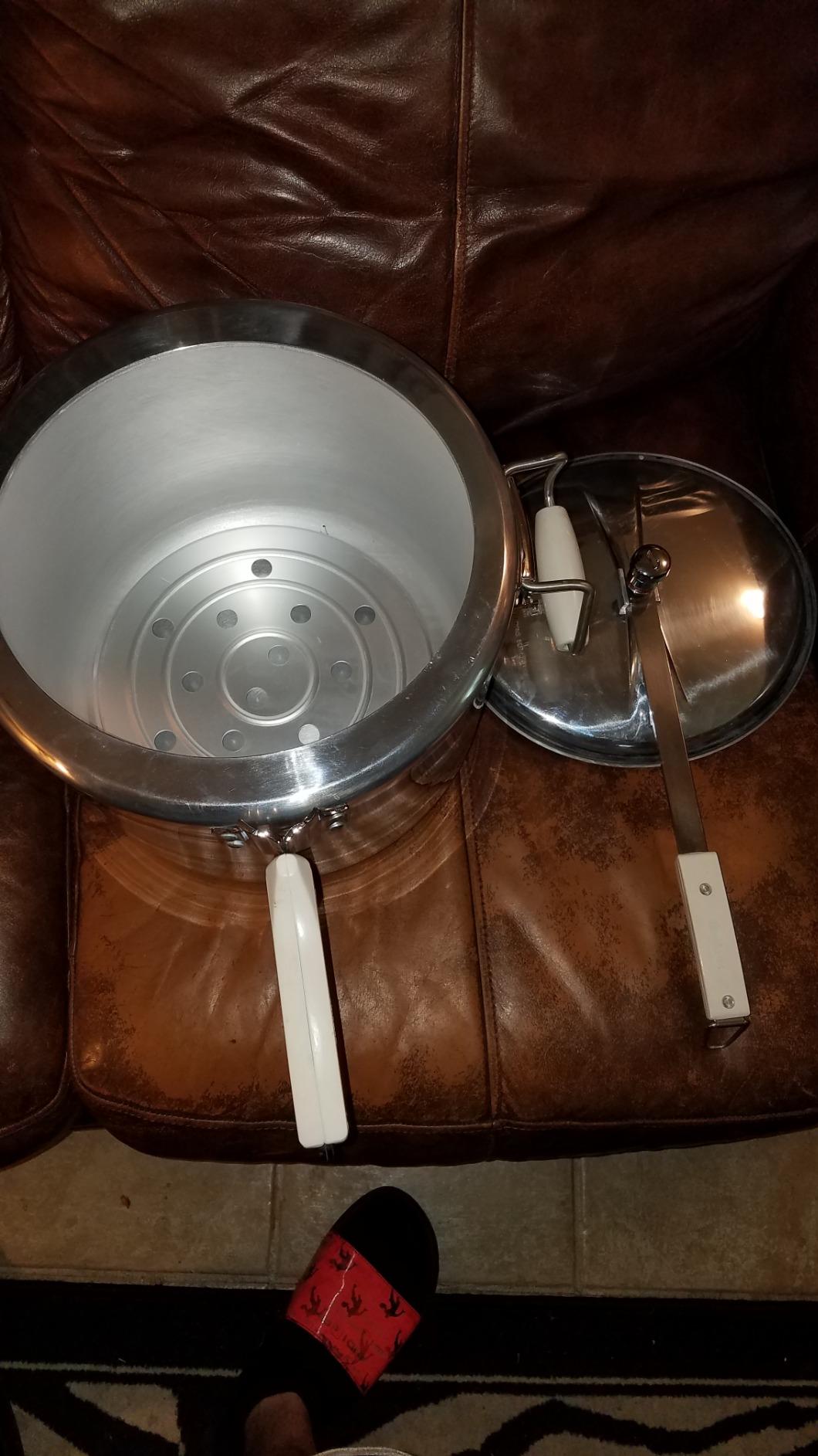 Hawkins Bigboy Aluminum Pressure Cooker, 22 Litres customer photo 1