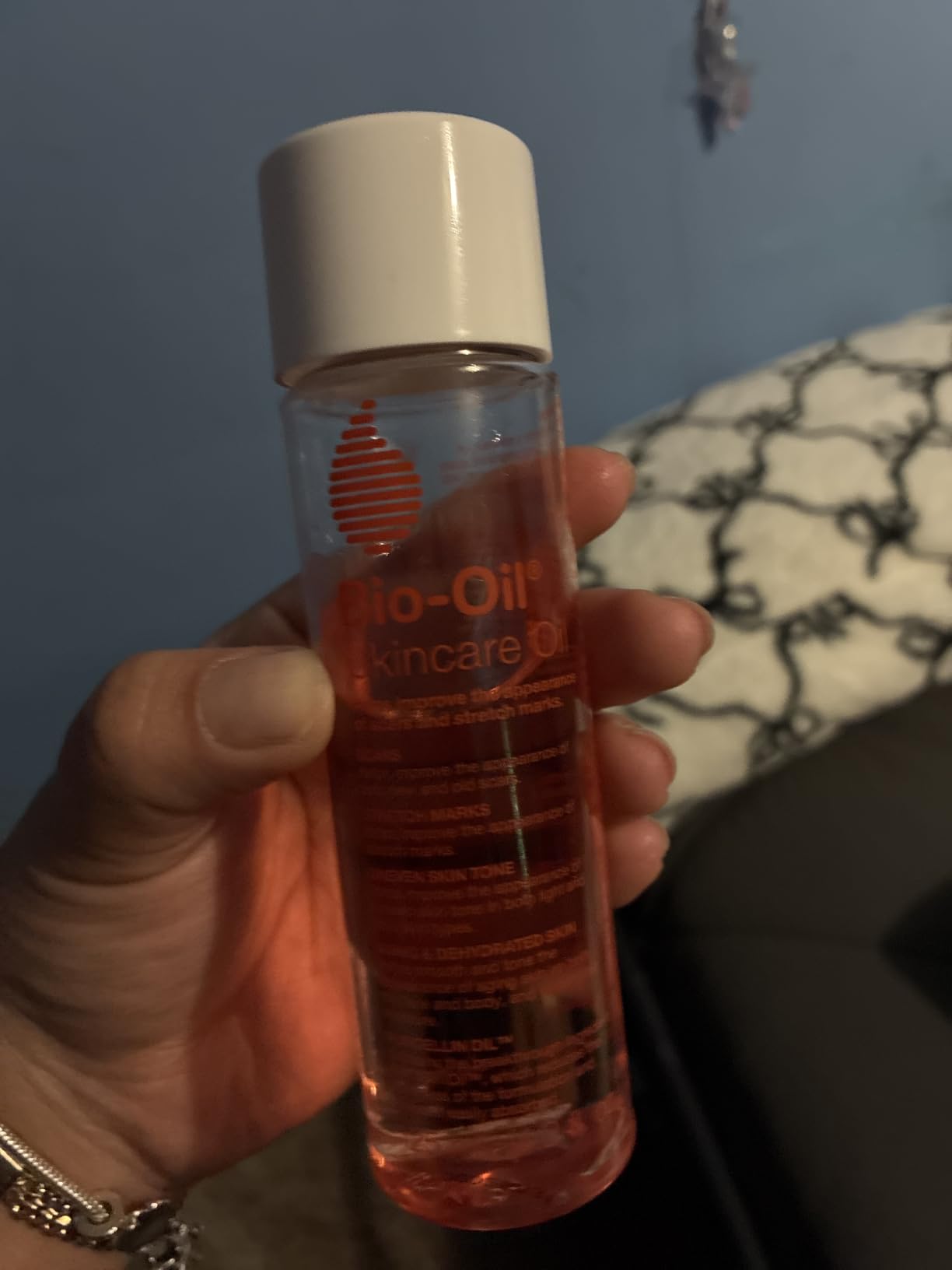 Bio-Oil Skincare Body Oil Serum for Scars and Stretch Marks, Face and Body Moisturizer with Vitamin E & A for Sensitive Dry Skin, Dermatologist Recommended, Non-Comedogenic, 4.2 Oz customer photo 1