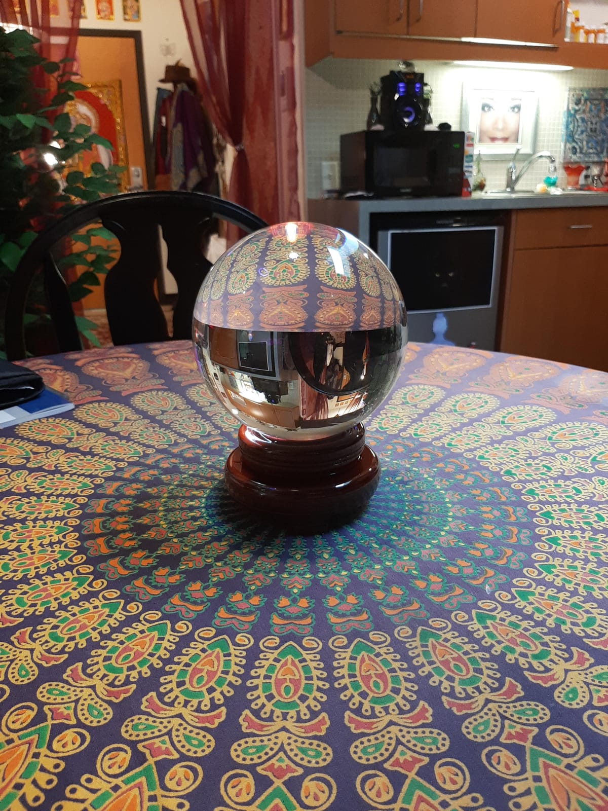 Amlong Crystal Clear Crystal Ball 150mm (6 inch) Including Wooden Stand customer photo 2