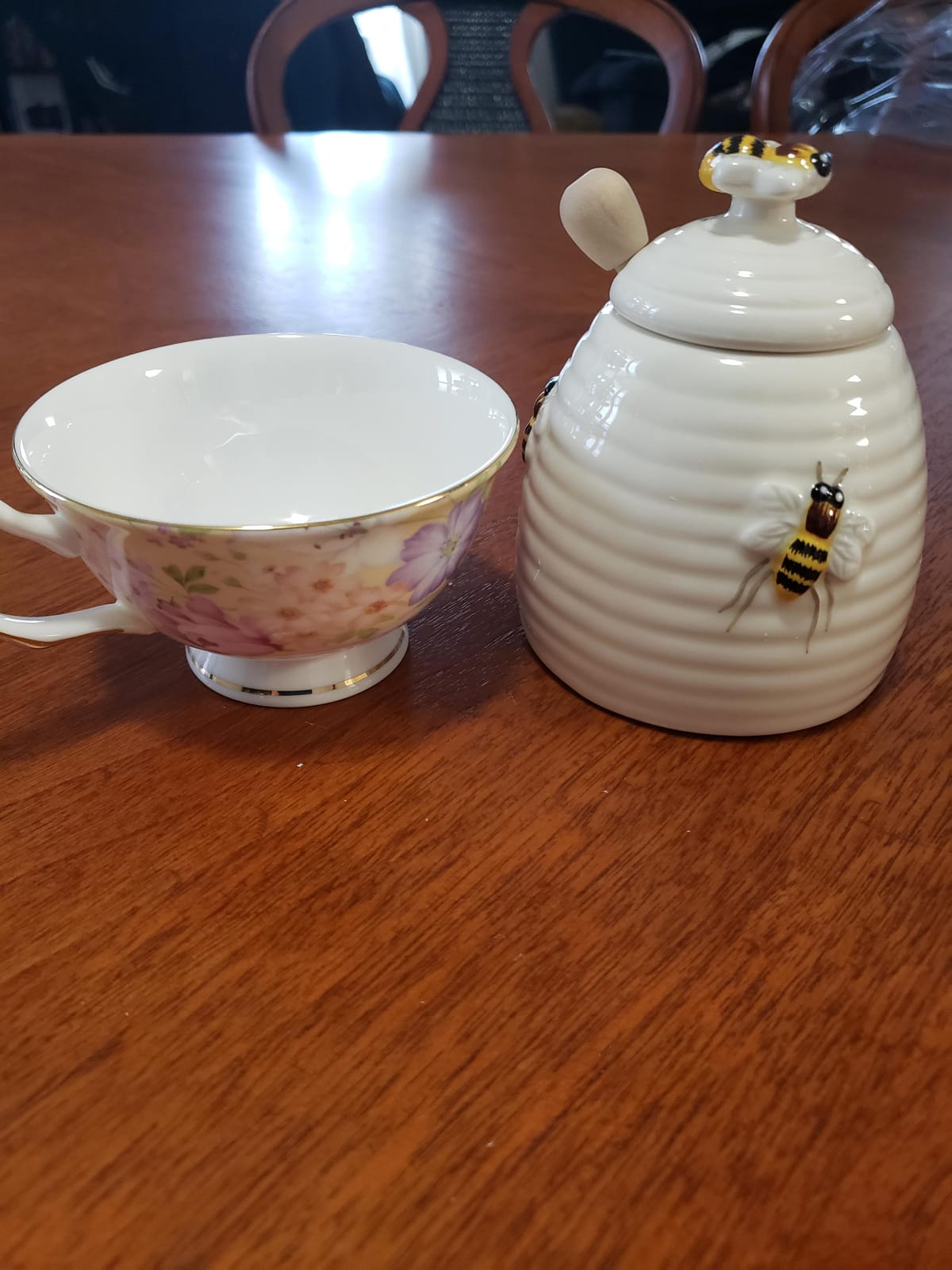 Mary Lake-Thompson Ceramic Beehive Honey Pot with Dipper customer photo 2