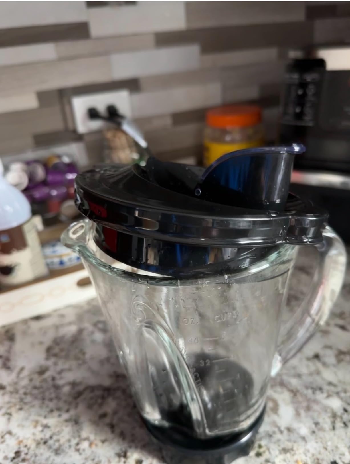 Hamilton Beach Wave Crusher Blender For Smoothies With 40 Oz Glass Jar and 14 Functions, Ice Sabre Blades & 700 Watts for Consistently Smooth Results, Black + Stainless Steel (54221) customer photo 2