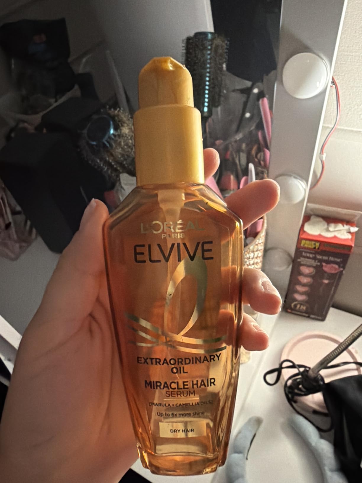 L'Oréal Paris Elvive Extraordinary Oil Miracle Hair Serum, Intense Nourishment, Up to 6x more Shine, up to 230° heat protection, suitable for all hair types, 100ml customer photo 1