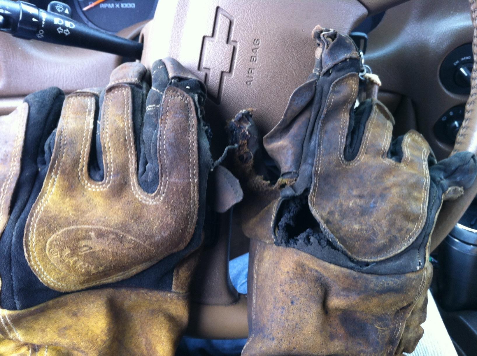 Caiman Premium Split Deerskin MIG/Stick Welding Gloves with Fleece/Foam Insulation, 21-inch length, Split Cowhide Leather Heat Shield Patch, Sock Lined Foam, Kevlar, Black/Gold, X-Large (1878-5) customer photo 2