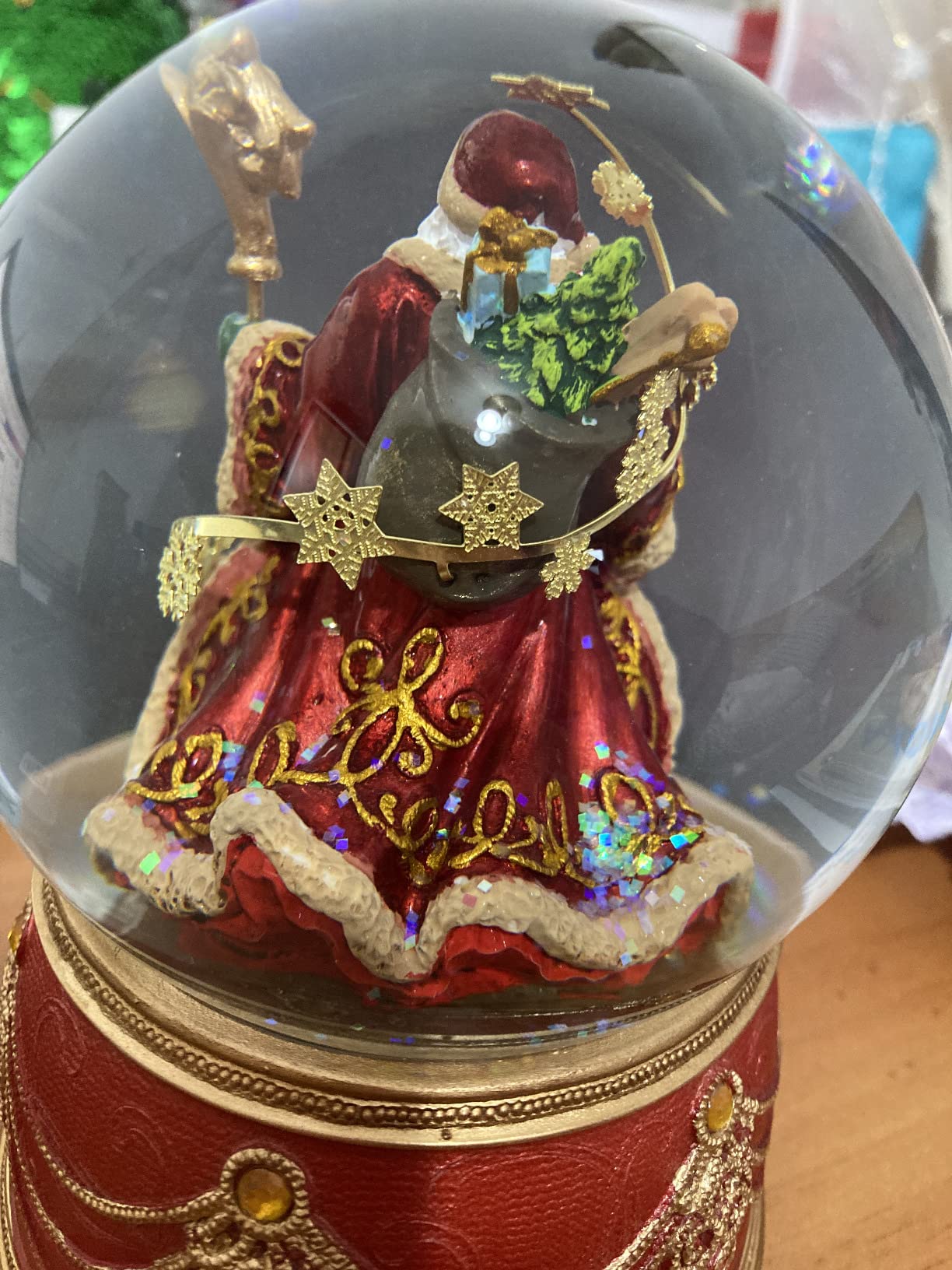 Roman Santa with Snowflakes Musical We Wish You a Merry Christmas 100mm Snow Globe customer photo 1
