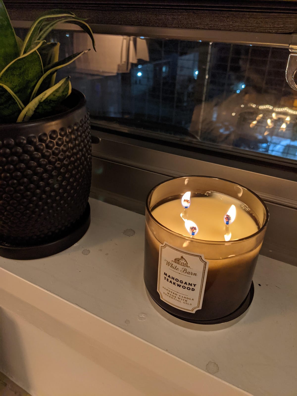 Bath & Body Works White Barn Mahogany Teakwood Scented Candle Unisex Candle 14.5 oz customer photo 2