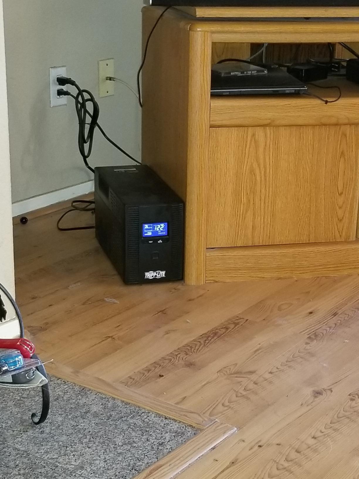 Eaton Tripp Lite SMART1500LCDT 1500VA UPS 900W 10 Outlets 650 Joules AVR customer photo 2
