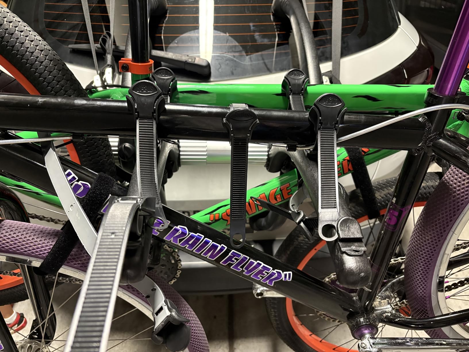 Saris Bones 3-Bike Trunk Rack Bicycle Carrier, Durable, Rust-Free, Anti-Sway Straps, Fits Most Vehicles, Made in USA, Arc-Based Design, 100% Recyclable Materials customer photo 2