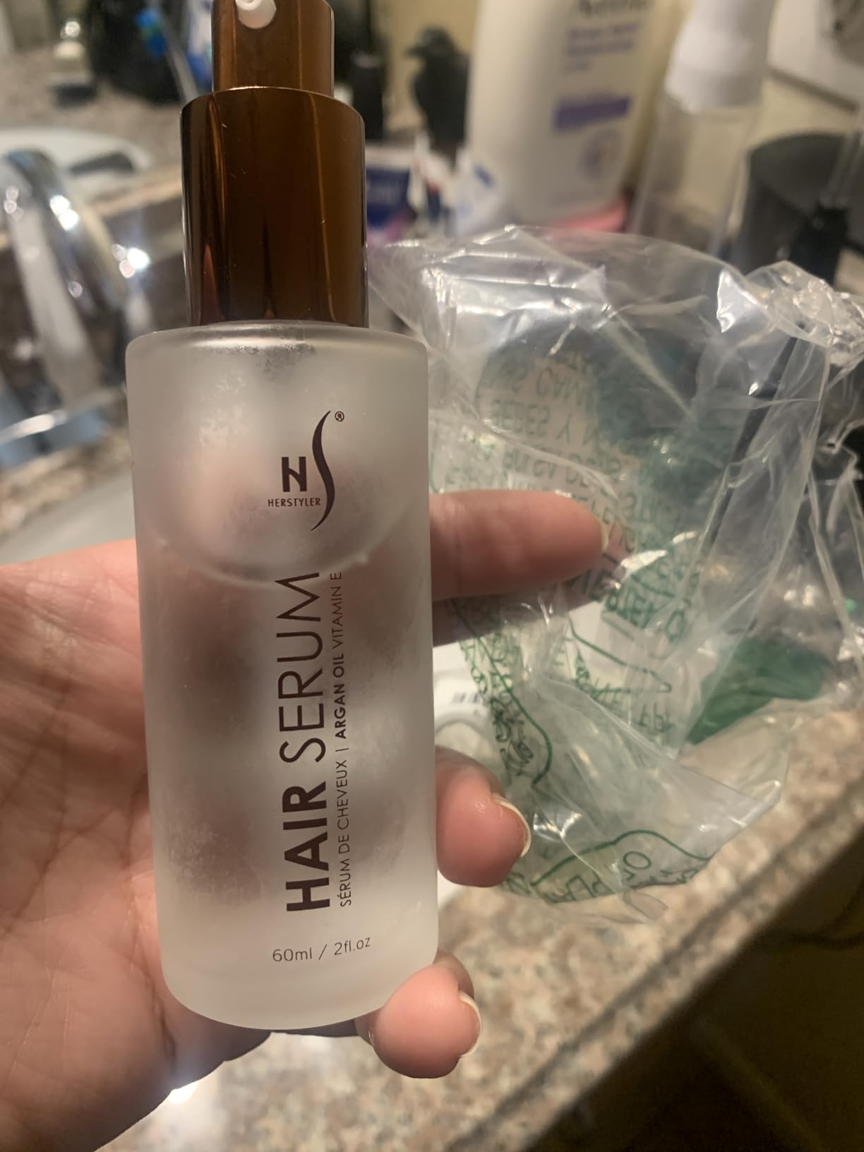 HerStyler Argan Oil Hair Serum - for Frizz, Straightening, Styling & Shine customer photo 2