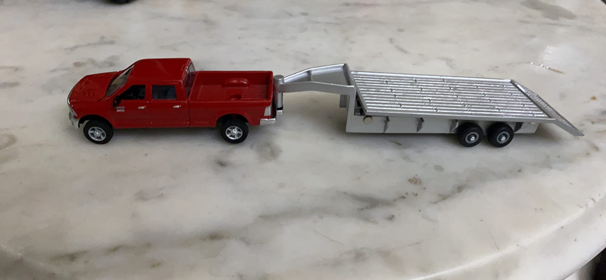 ERTL Dodge Pickup Truck Set - 1:64 Scale - Officially Licensed customer photo 2