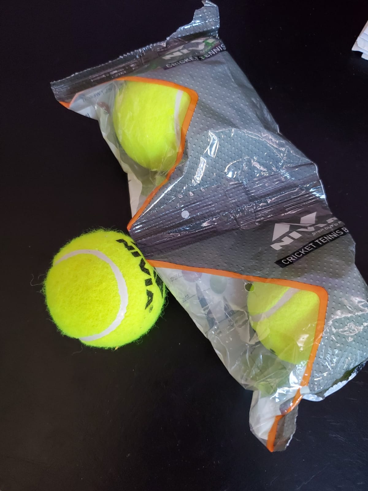 Nivia Heavy Tennis Ball Cricket Ball (Pack of 6) customer photo 2