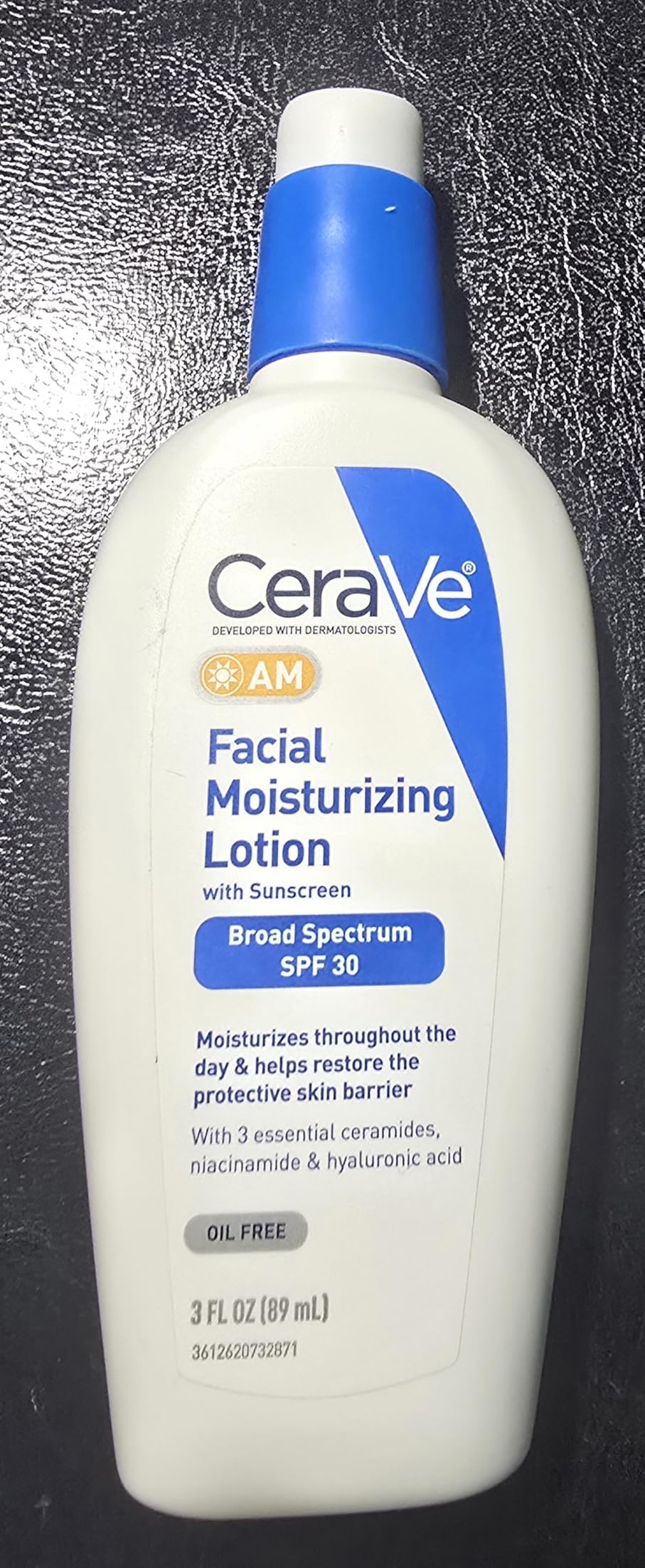 CeraVe AM Oil Face Moisturizer Lotion, Sunscreen for Face, SPF 30, 3oz customer photo 2