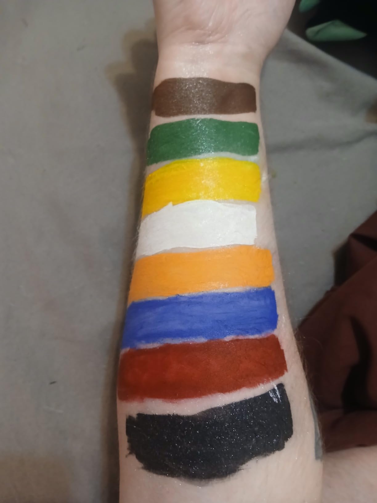 Mehron Makeup Paradise AQ - BASIC PALETTE, Water-Activated Face Paint | 8 Color Professional Face & Body Paint Makeup for Cosplay, Theater, & Halloween. Vegan, Cruelty-Free, & Made in USA. customer photo 1