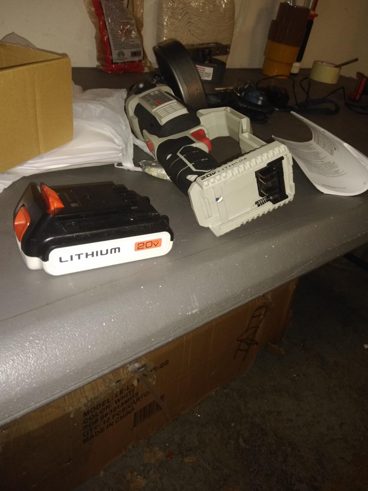 PORTER-CABLE 20V MAX* Angle Grinder Tool, 4-1/2-Inch, Tool Only (PCC761B) customer photo 2