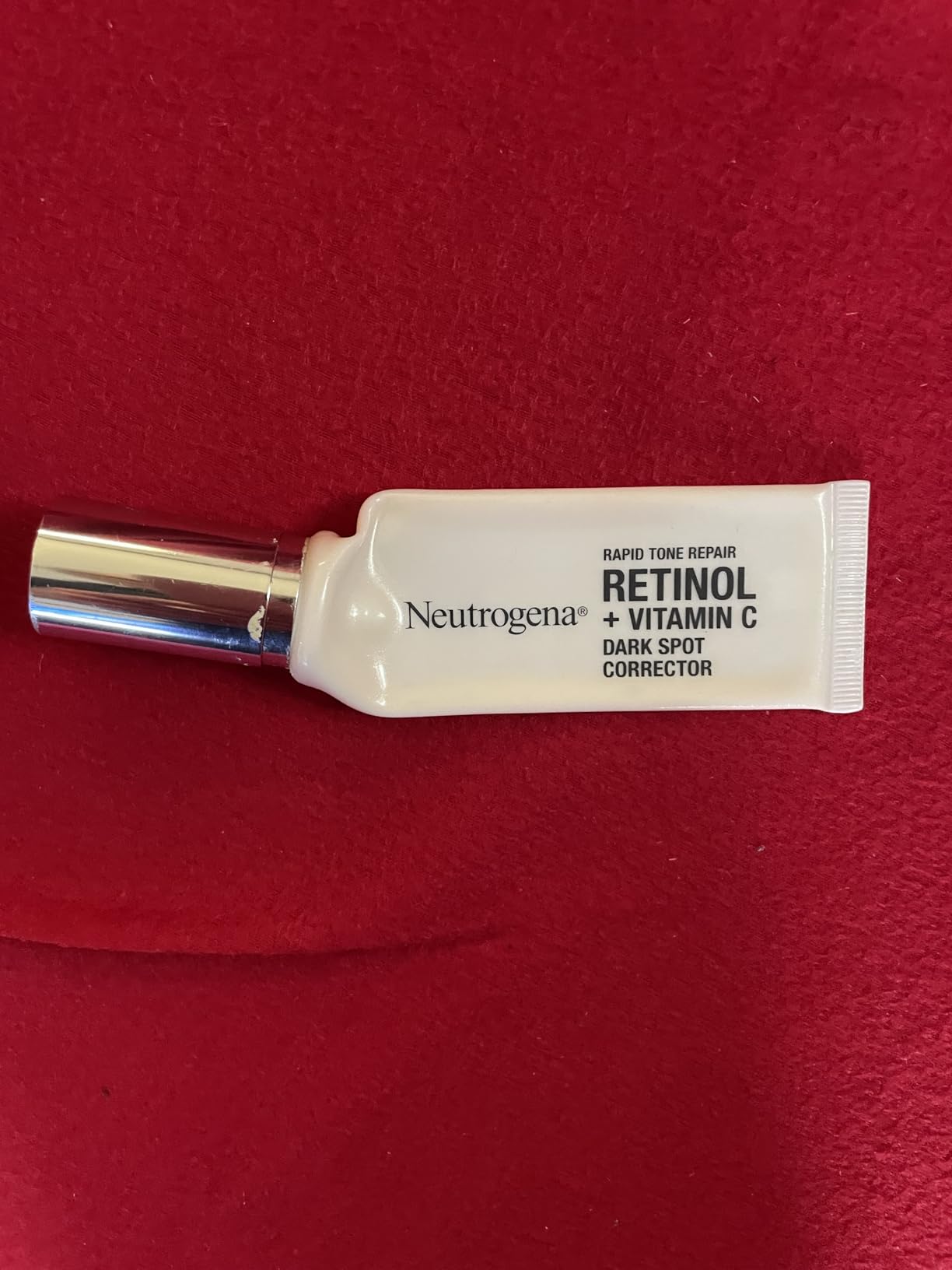 Neutrogena Rapid Tone Repair Retinol + Vitamin C Face Serum, 1 fl. oz customer photo 2
