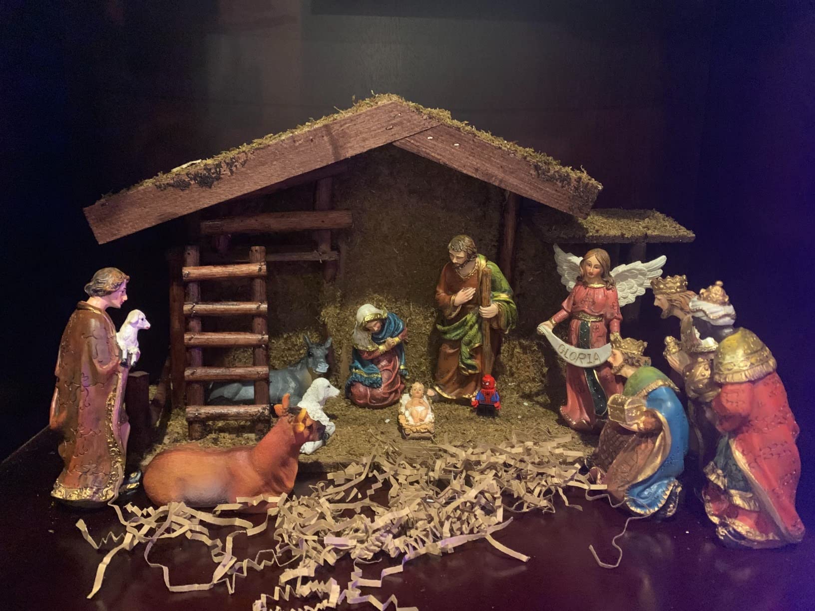 Kurt Adler 12-Piece Nativity Set with Wooden Stable customer photo 1