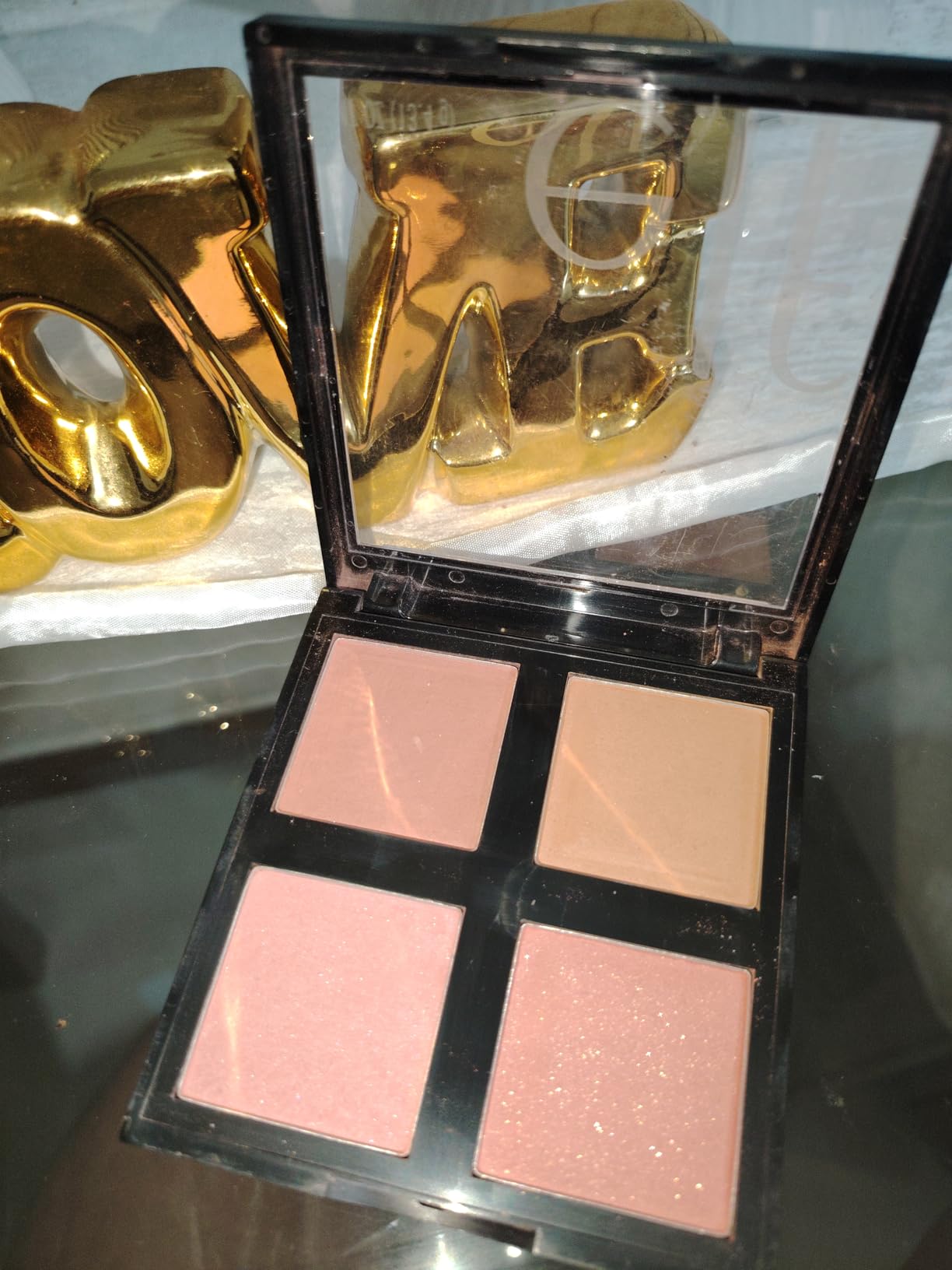 e.l.f. Cosmetics Powder Blush Palette, Four Blush Shades for Beautiful, Long-Lasting Pigment, Light customer photo 1