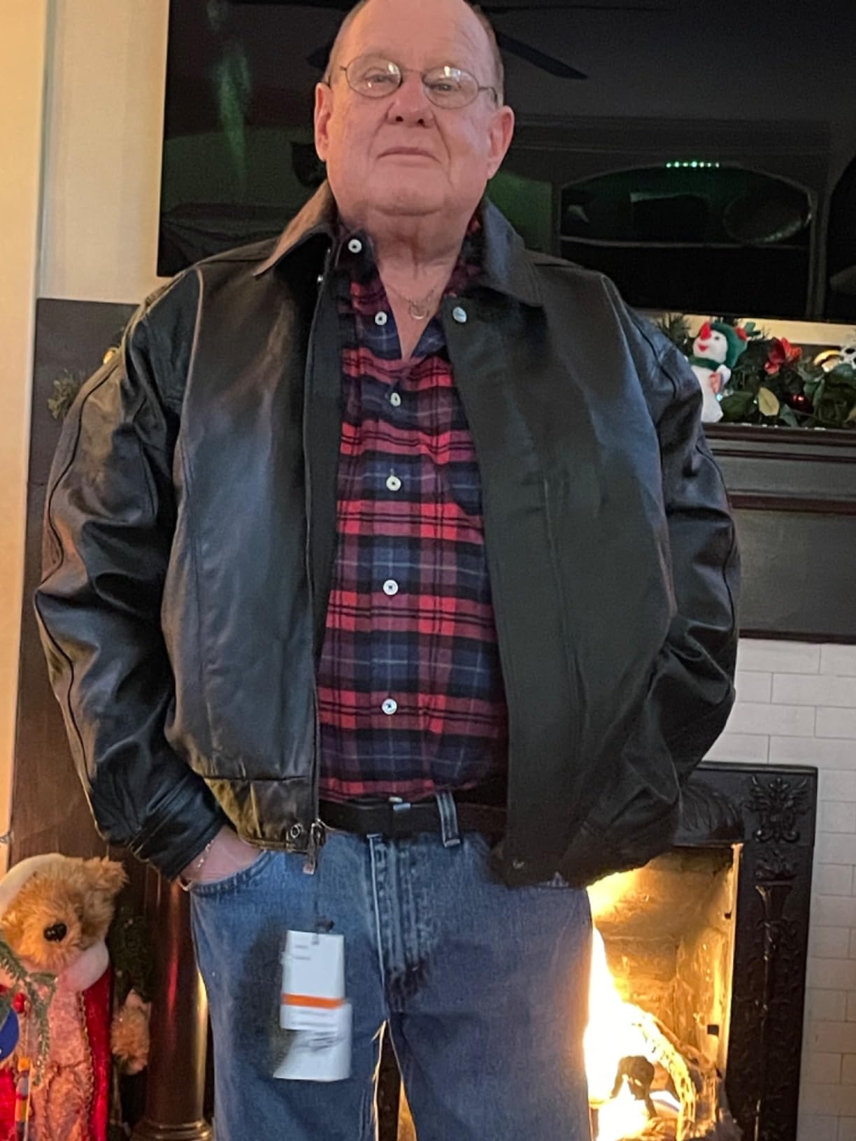REED Men's Luxury Leather Bomber Jacket with Broad Shoulder Fit customer photo 2