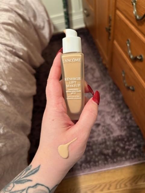 Lancôme Renergie Lift - Anti Aging Hydrating Foundation Makeup SPF 27 customer photo 1